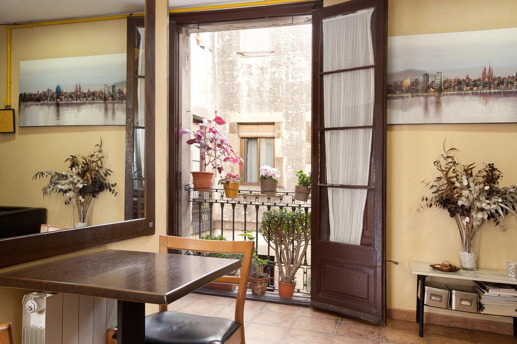 Pensión Mariluz Barcelona Exterior foto